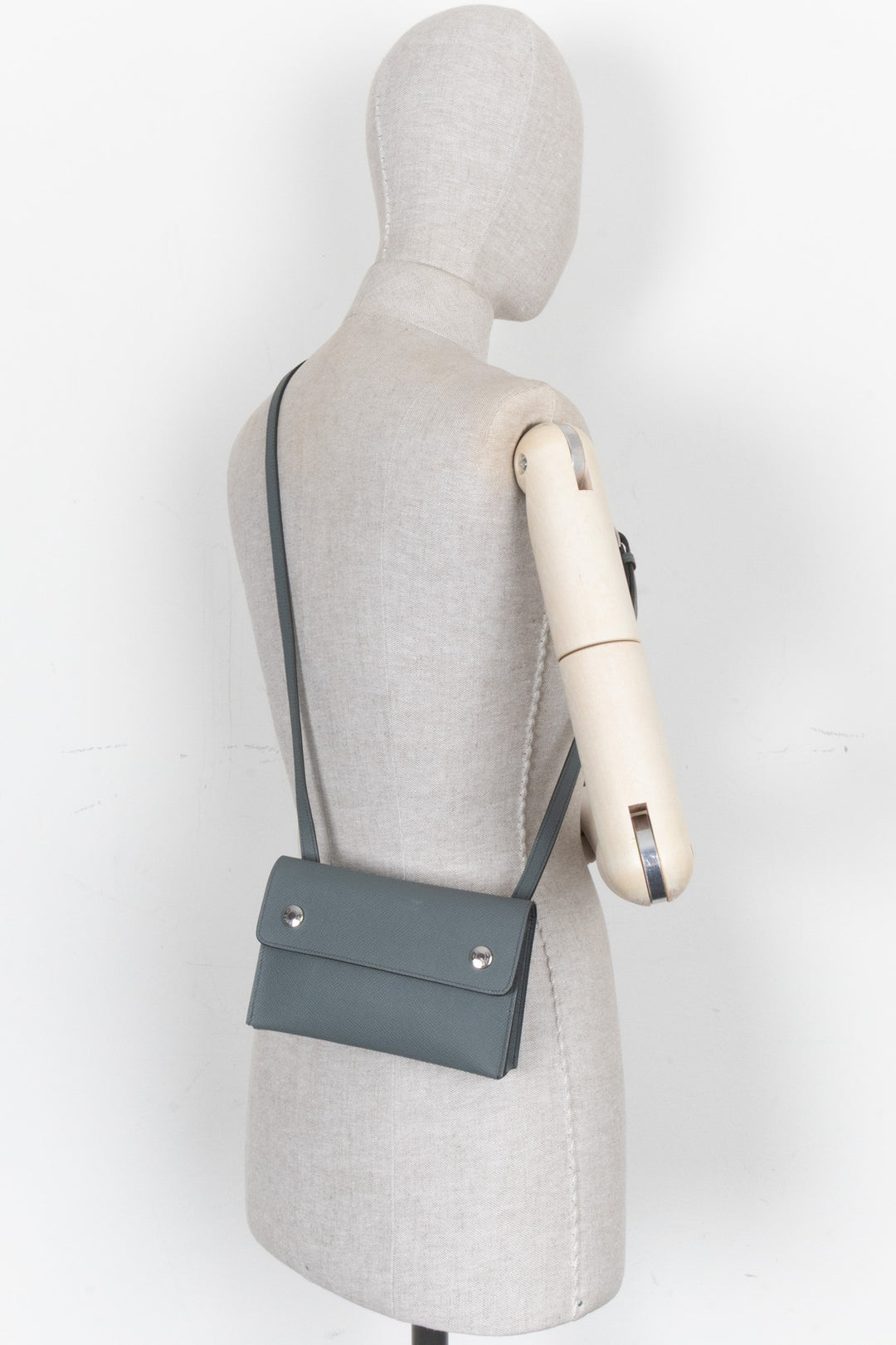 HERMÈS Hermèsnap Wallet Epsom Vert Amande