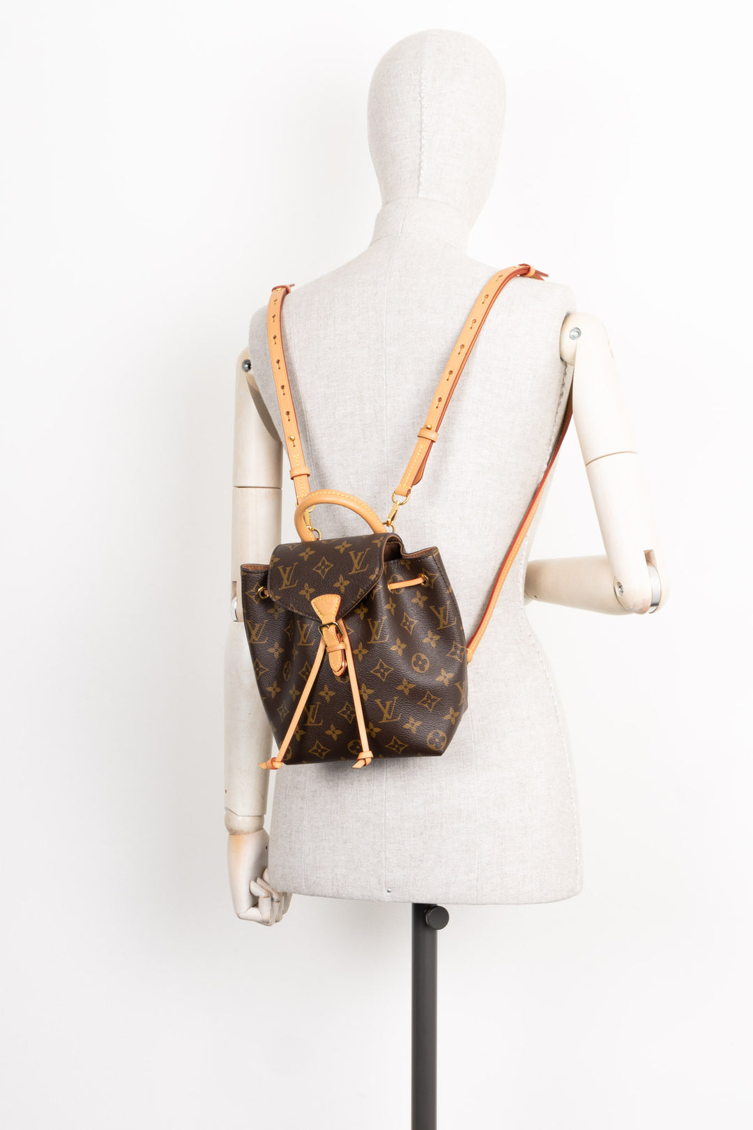 louis vuitton bb backpack LOUIS VUITTON Montsouris BB Backpack MNG – REAWAKE