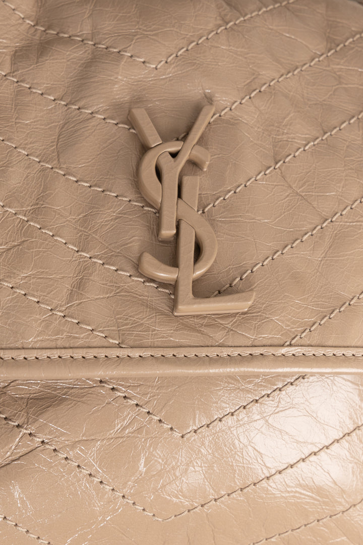 SAINT LAURENT Sac bandoulière Niki moyen couleur fauve