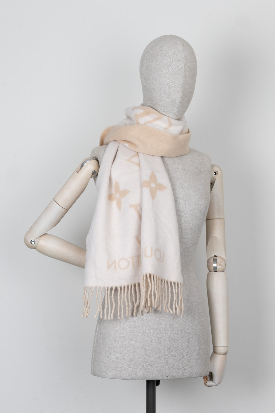 LOUIS VUITTON Scarf Cashmere Beige