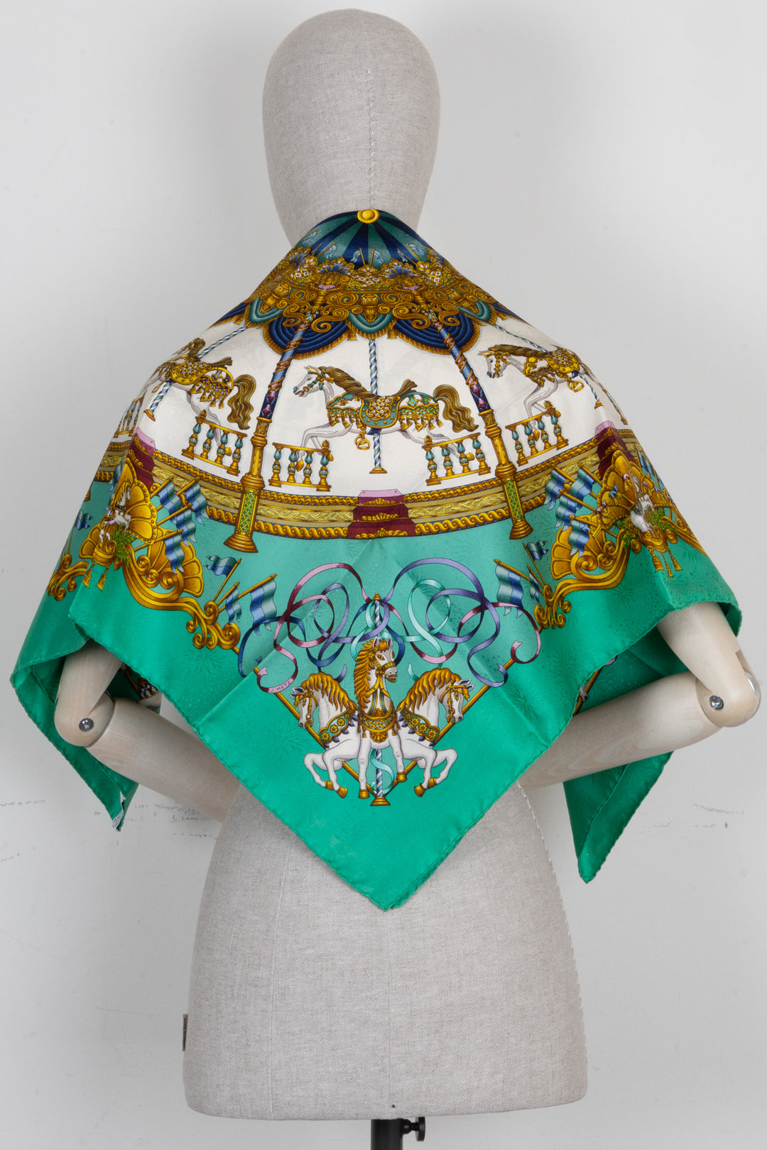 HERMÈS 20th Century Luna Park Carré 90 Silk Green
