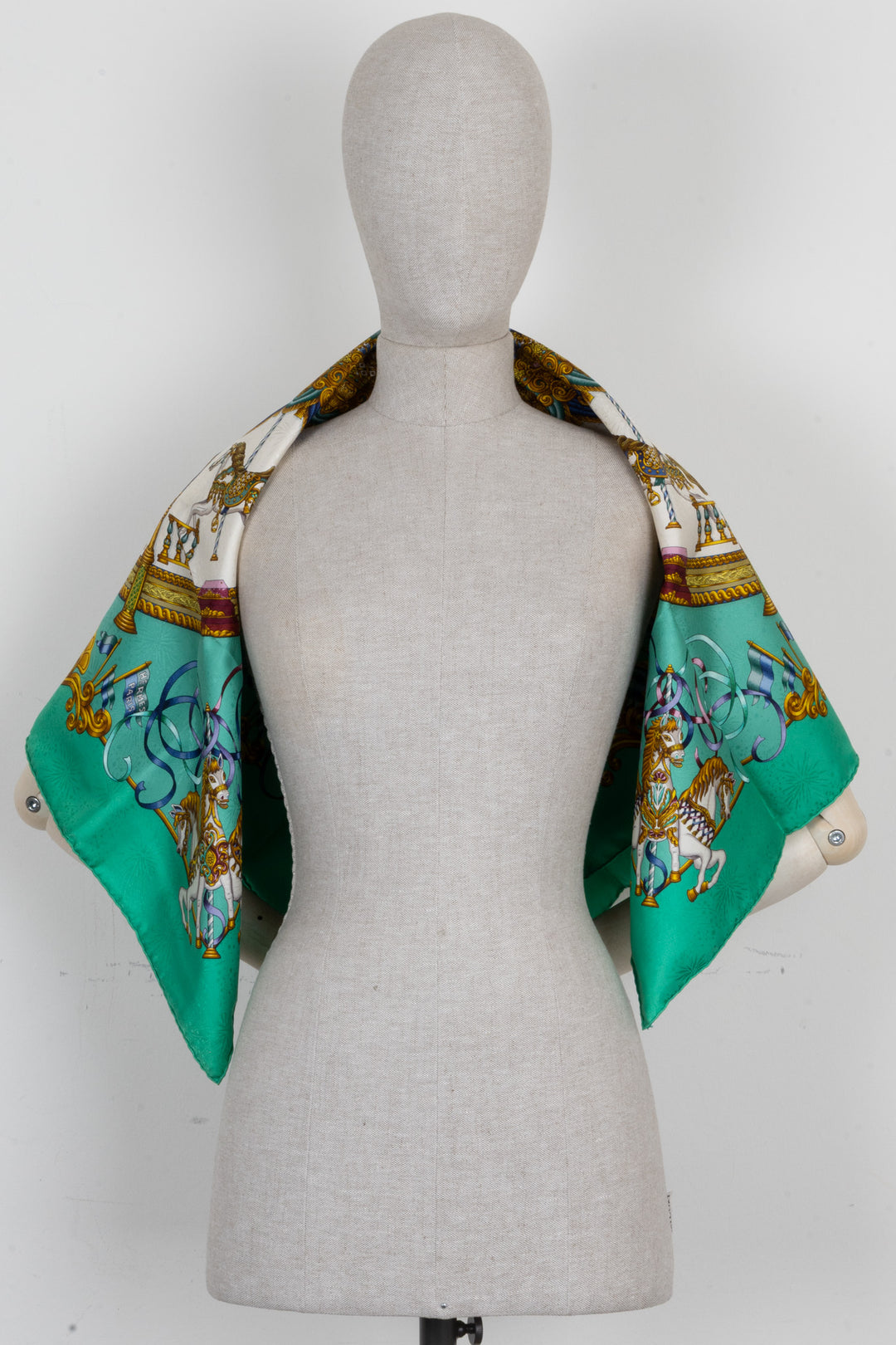 HERMÈS 20th Century Luna Park Carré 90 Silk Green