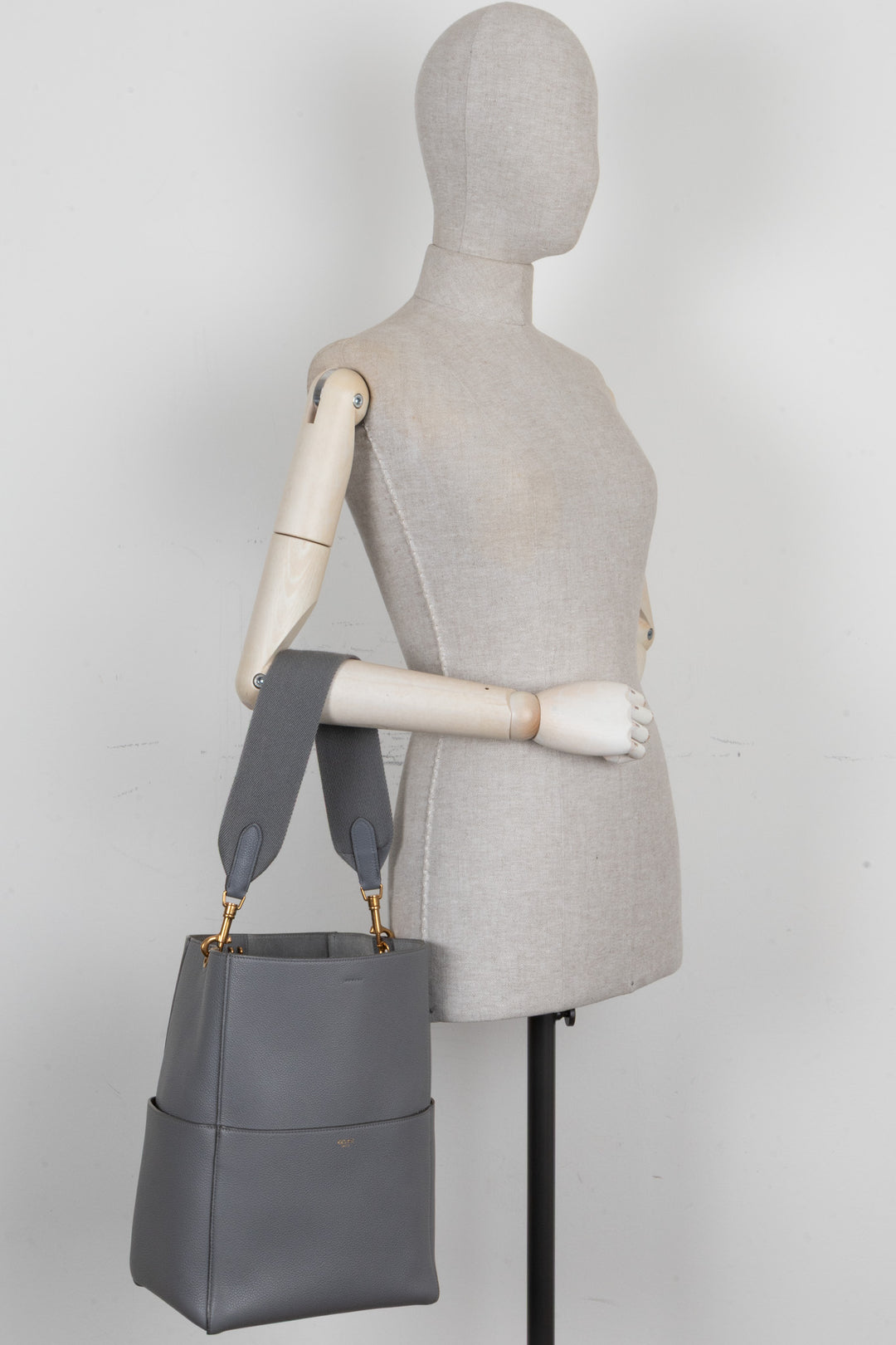 Sac CELINE Sangle moyen modèle en cuir gris