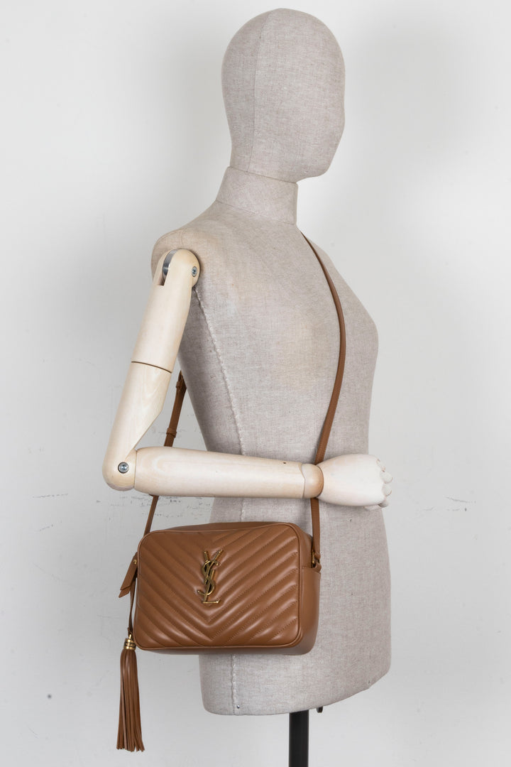 SAINT LAURENT Sac bandoulière Lou moyen en cuir de veau marron