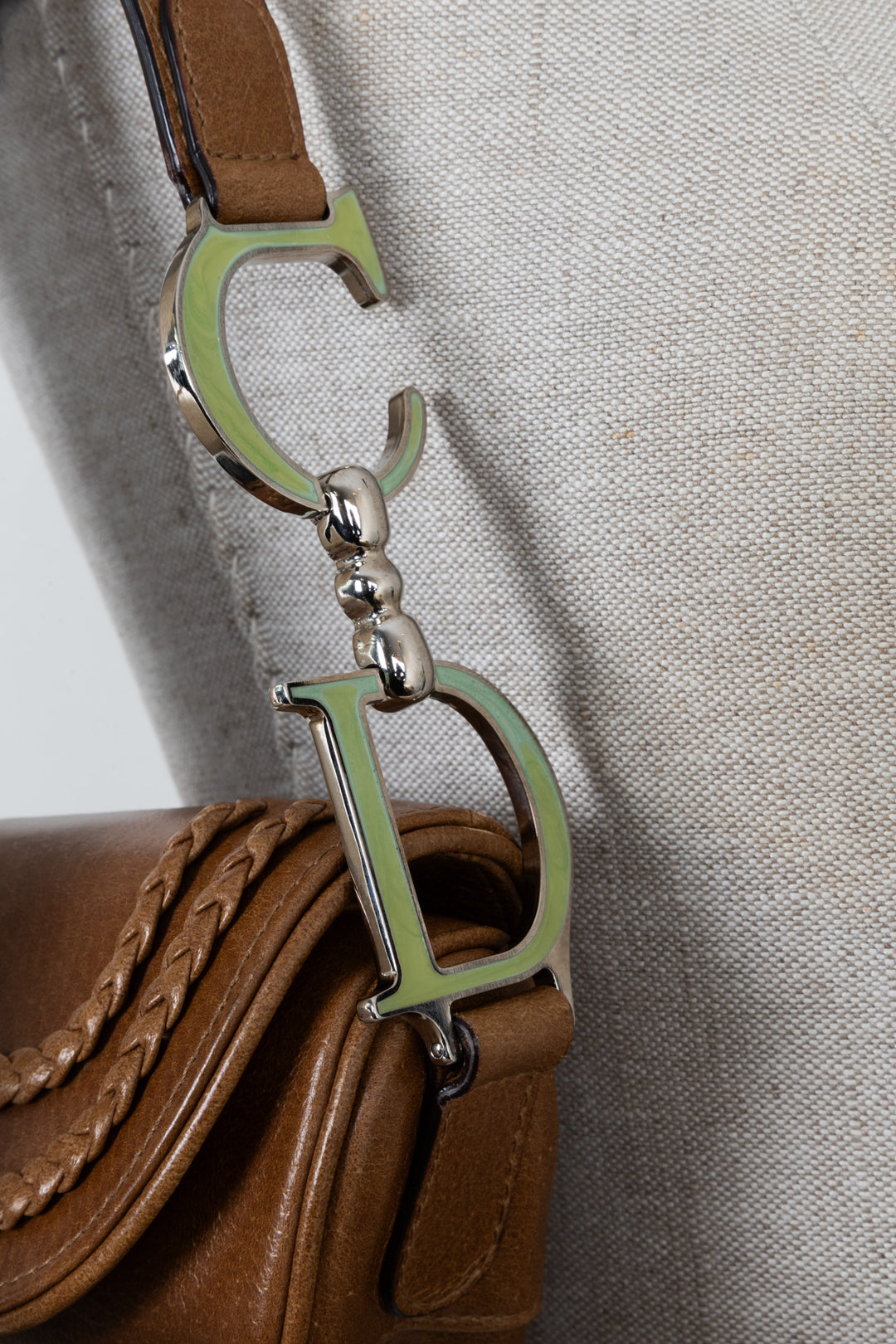 Sac Saddle vintage tressé CHRISTIAN DIOR en cuir marron