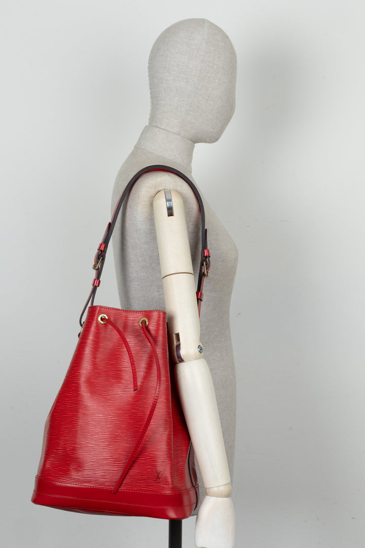 LOUIS VUITTON Grand Sac Noe Epi Red