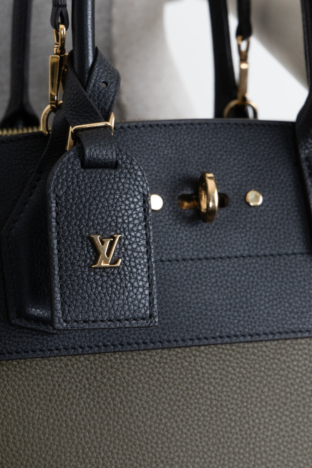 LOUIS VUITTON City Steamer MM Green Black