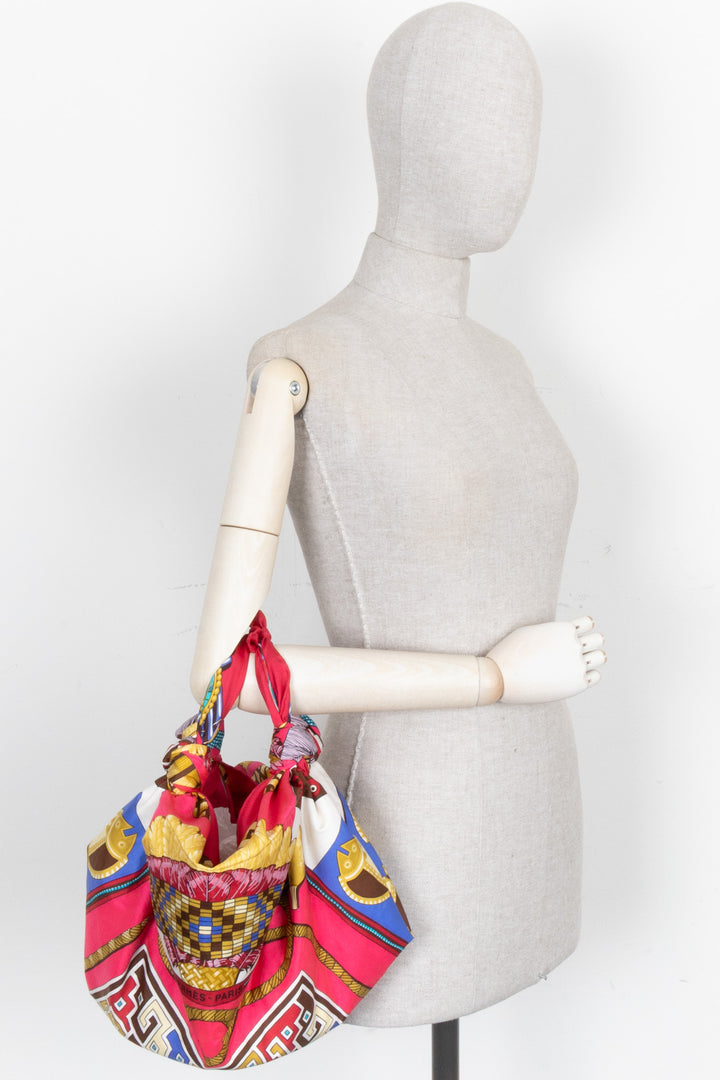 REAWAKE UNFOLD Sac en Soie Hermès Silk Knot Rose