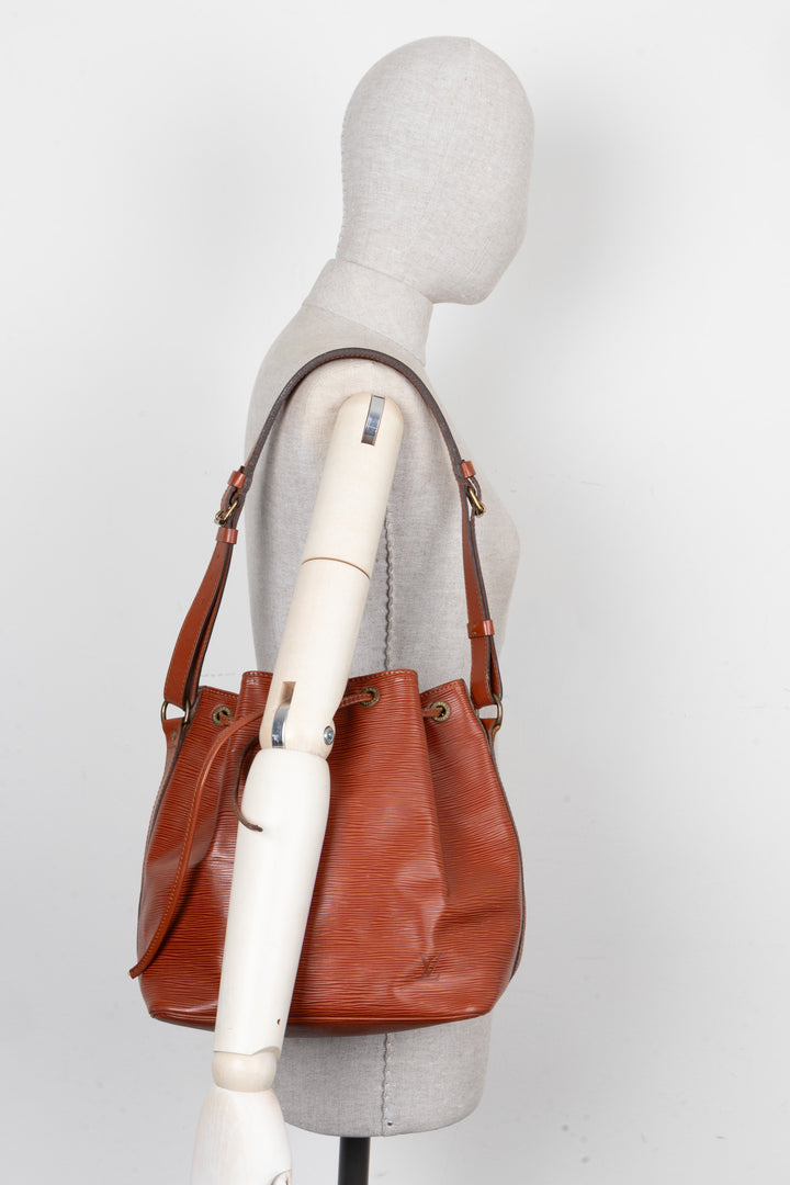 LOUIS VUITTON Petit Sac Noe Epi Cognac