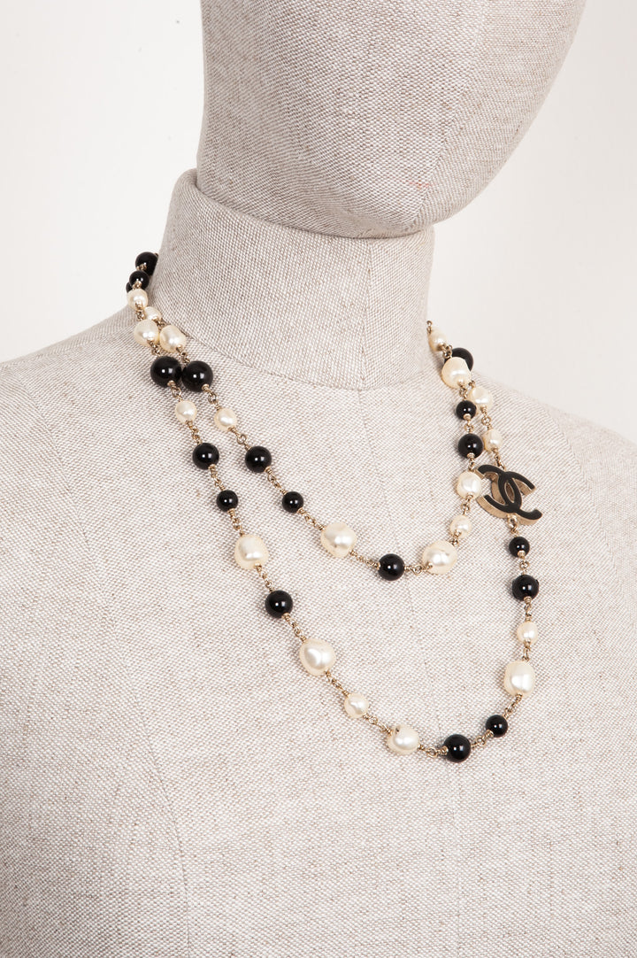 CHANEL Necklace Pearls Black White 2014