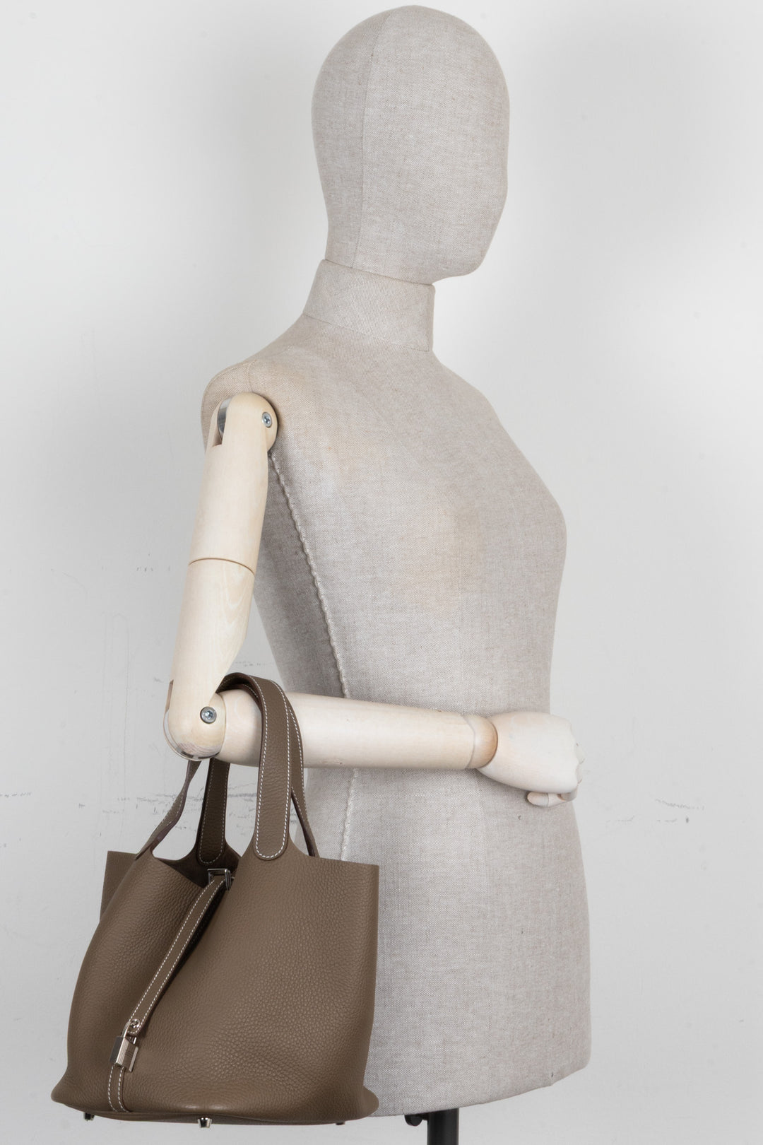 HERMÈS Picotin 22 Clemence Leather Etoupe