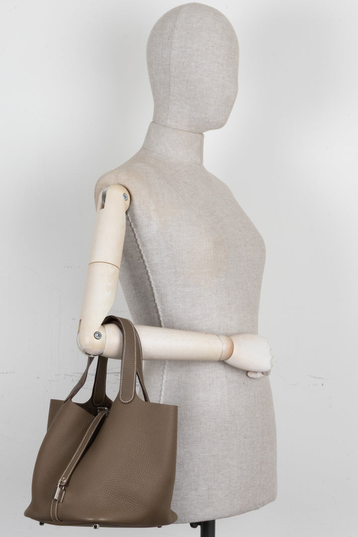 HERMÈS Picotin 22 Clemence Leather Etoupe