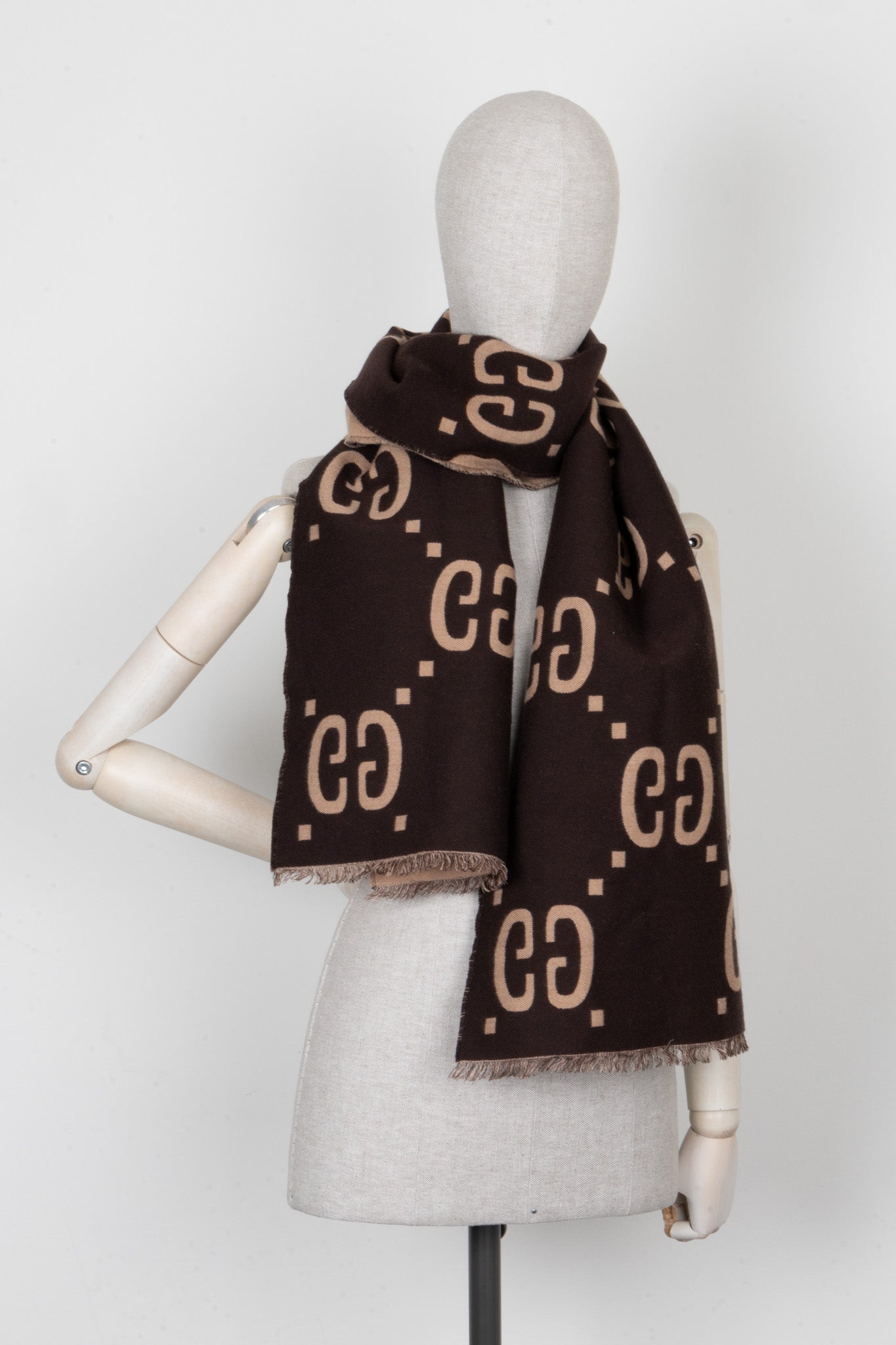 GUCCI Giant GG Reversible Scarf Brown Wool – REAWAKE