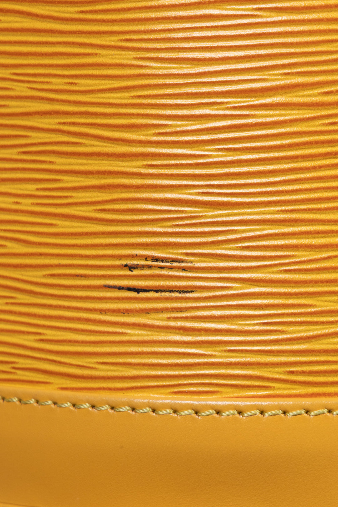 LOUIS VUITTON Grand Bag Noe Epi Yellow