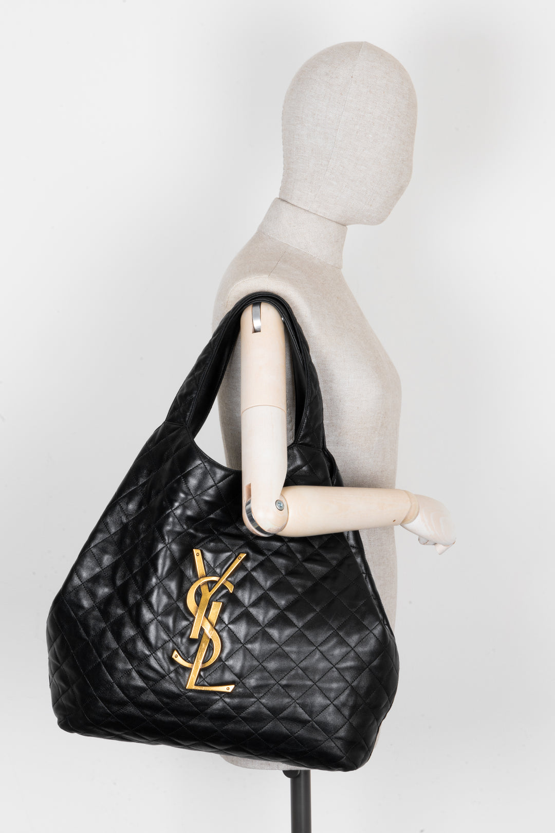 SAINT LAURENT Icare Maxi Quilted Tote Bag Black