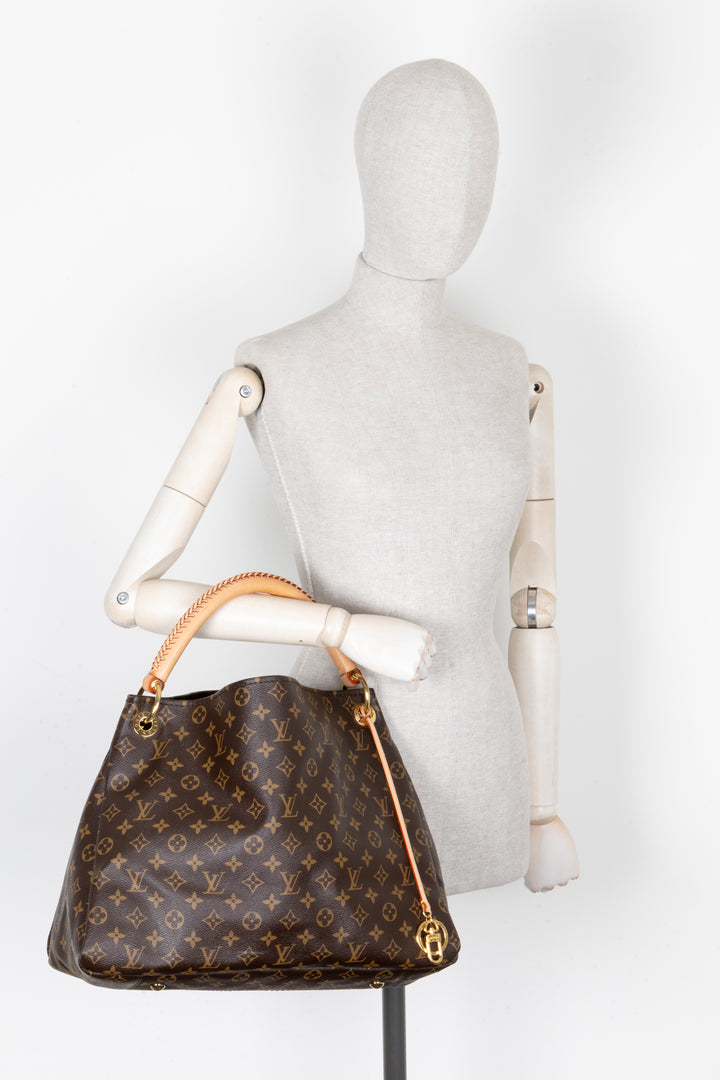 LOUIS VUITTON Artsy MM MNG