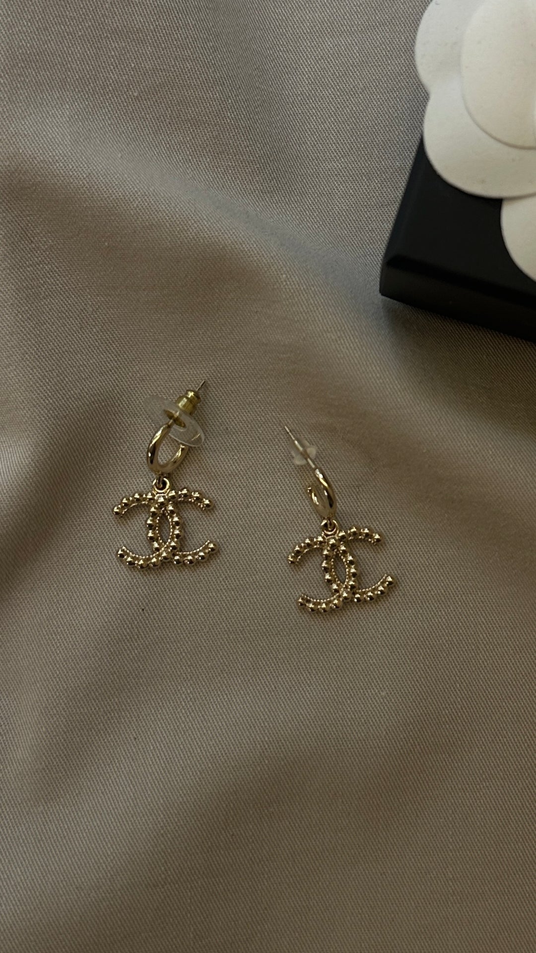 CHANEL 2022 CC Earrings Gold