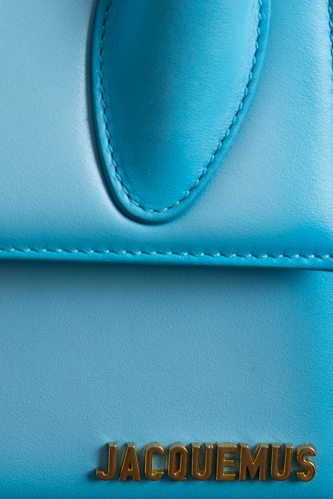 JACQUEMUS Sac Le Chiquito en cuir bleu radieux