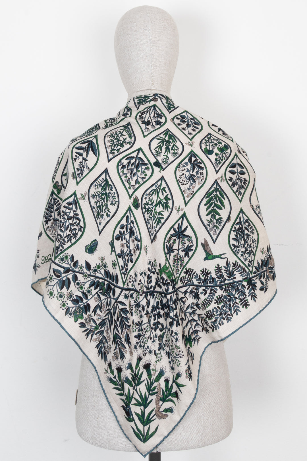 HERMÈS Plantes Officinales Triangle Scarf Green