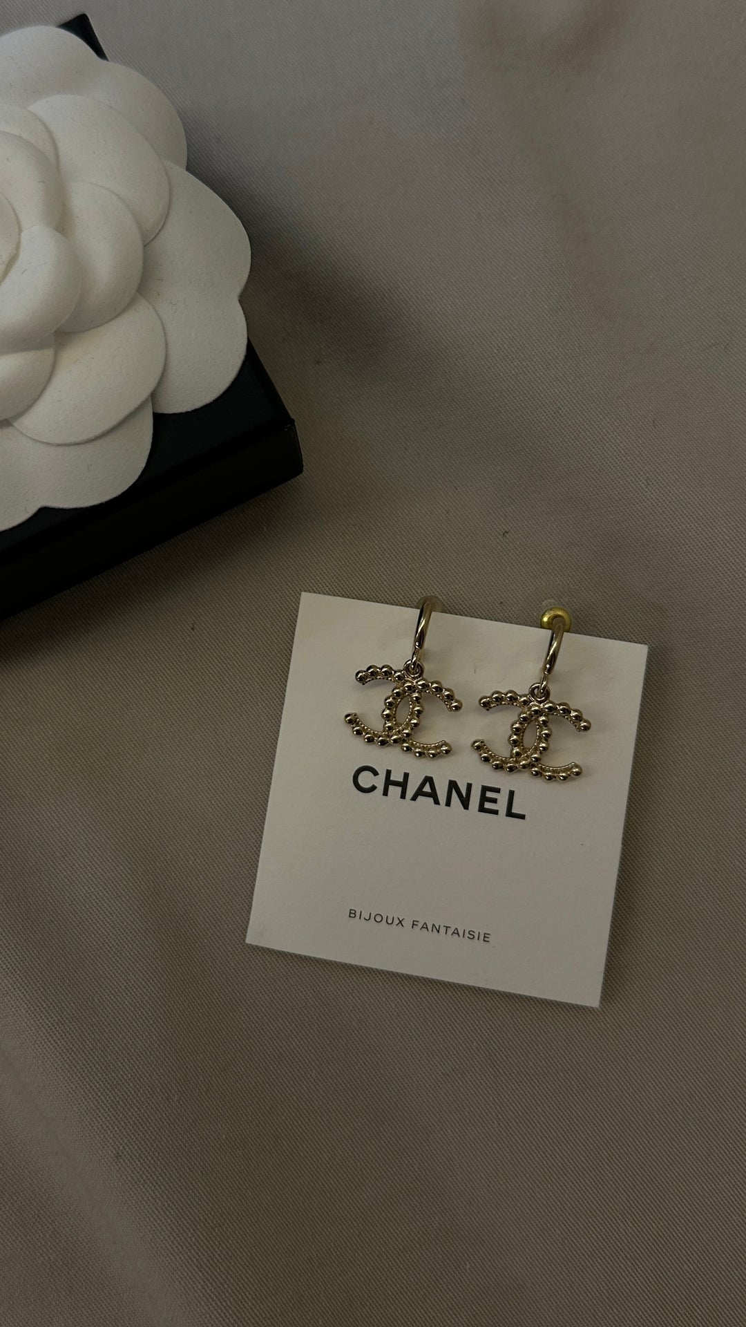 CHANEL 2022 CC Earrings Gold