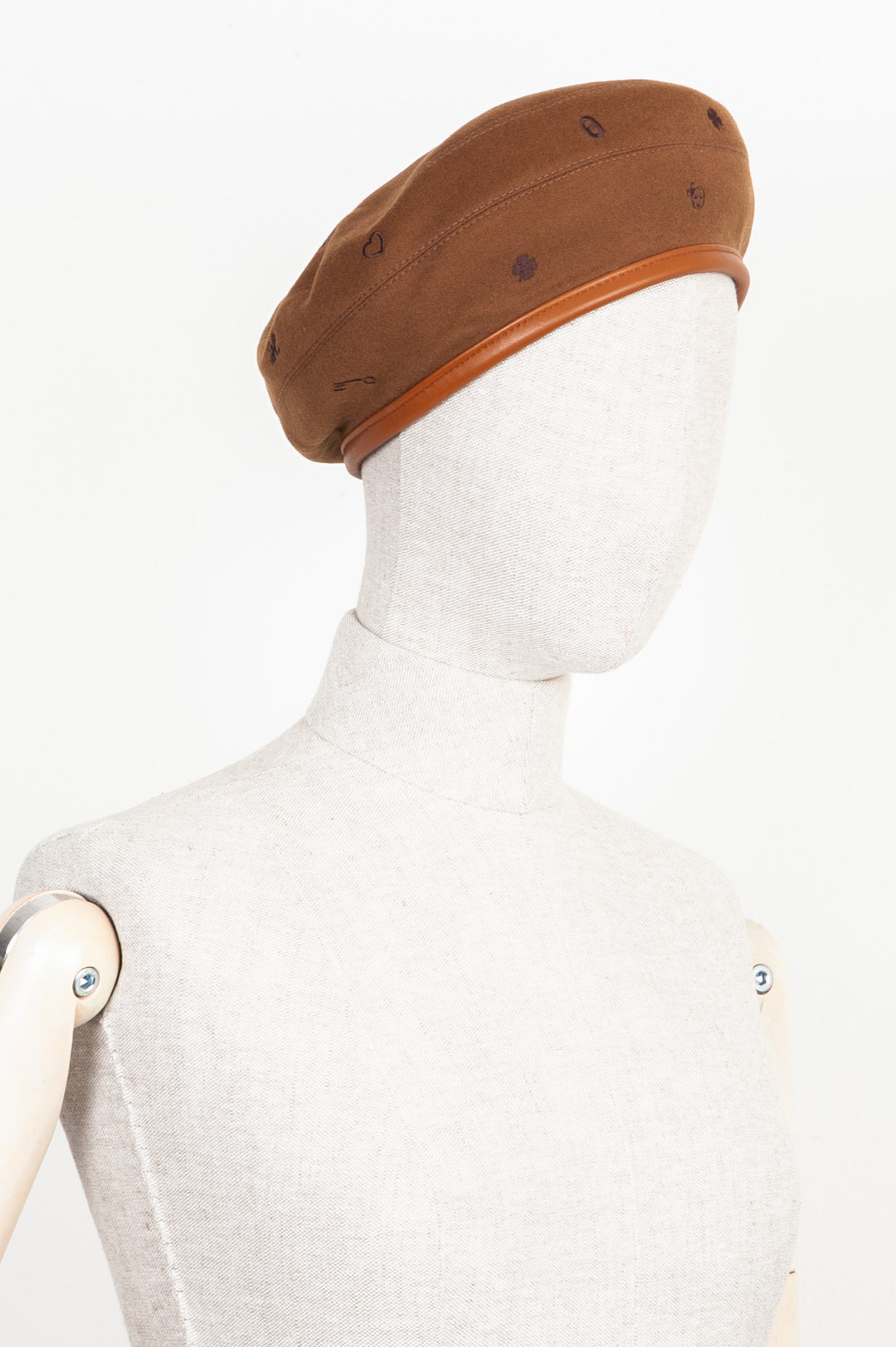 HERMÈS Saint Honore Charm Hat Cashmere Brown