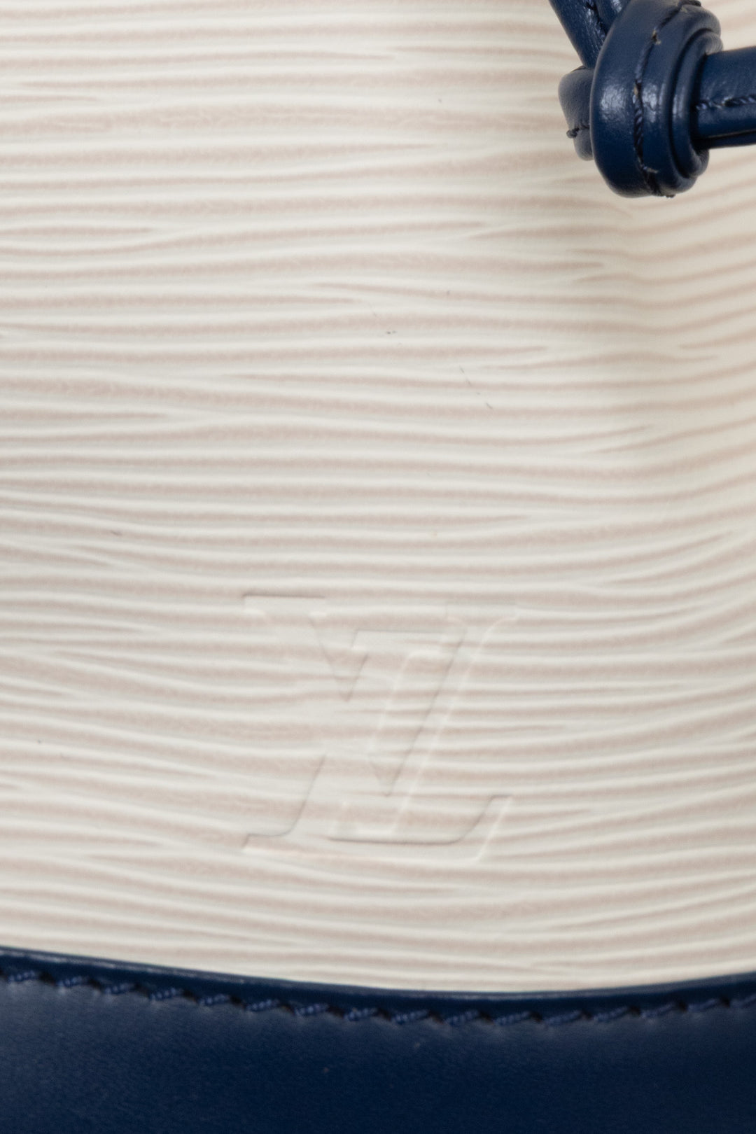 LOUIS VUITTON Petit Sac Noé Epi Cream Navy
