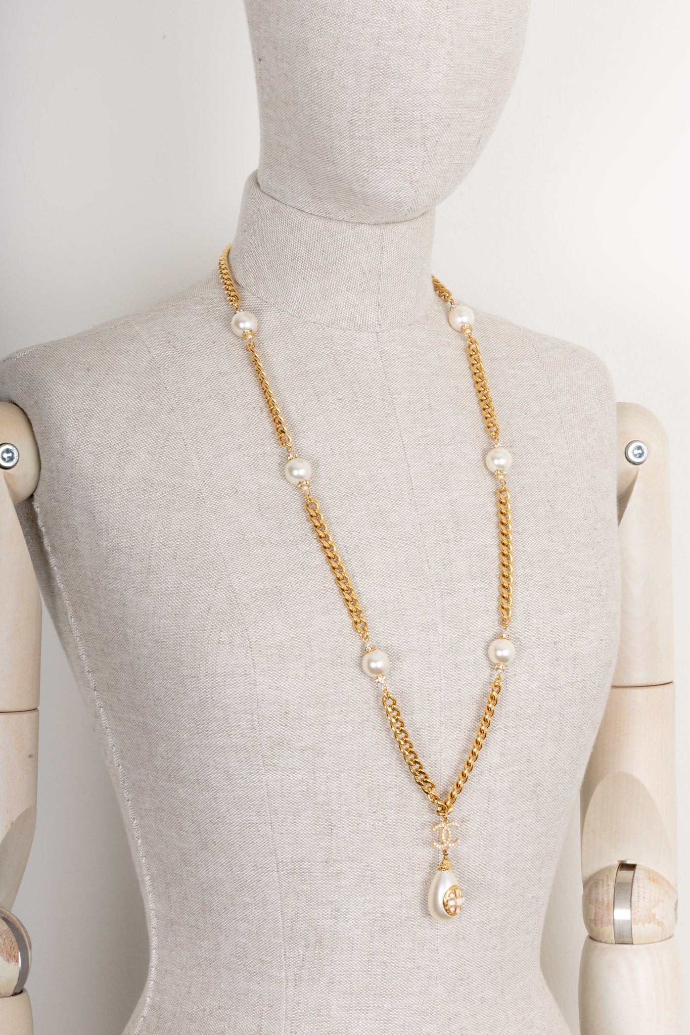 CHANEL Pearl Necklace 2020 Gold REAWAKE