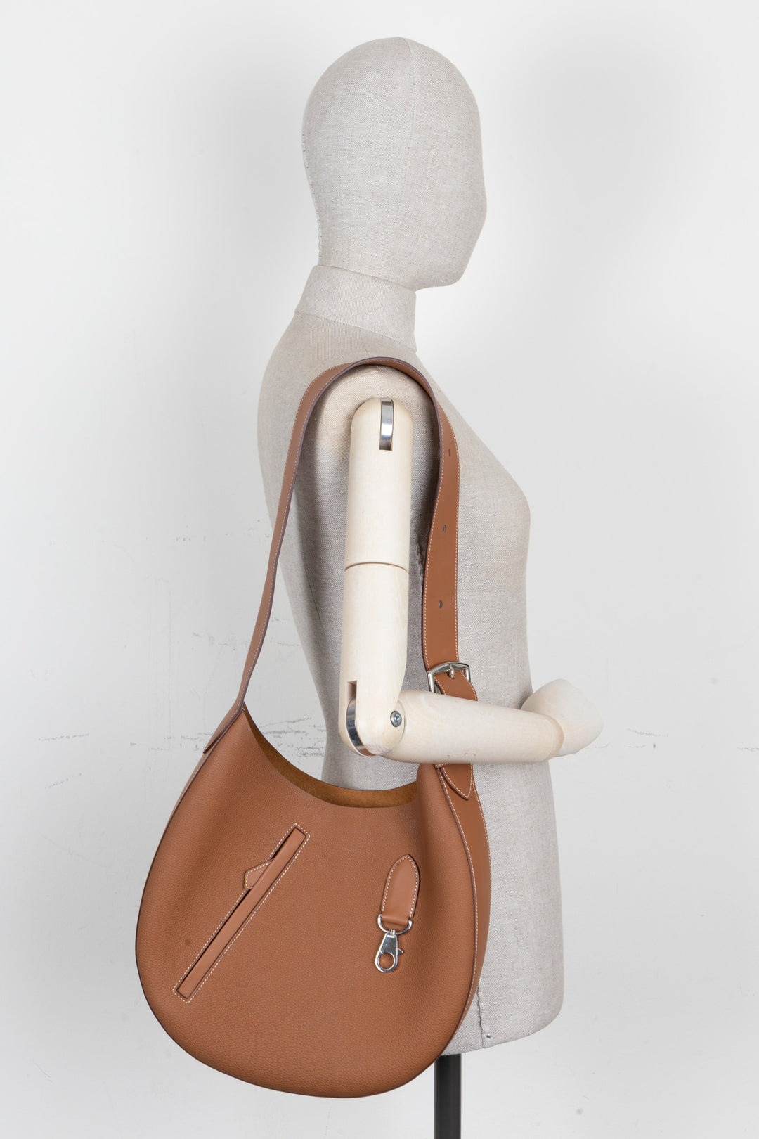 HERMÈS Sac Arçon en cuir Togo doré