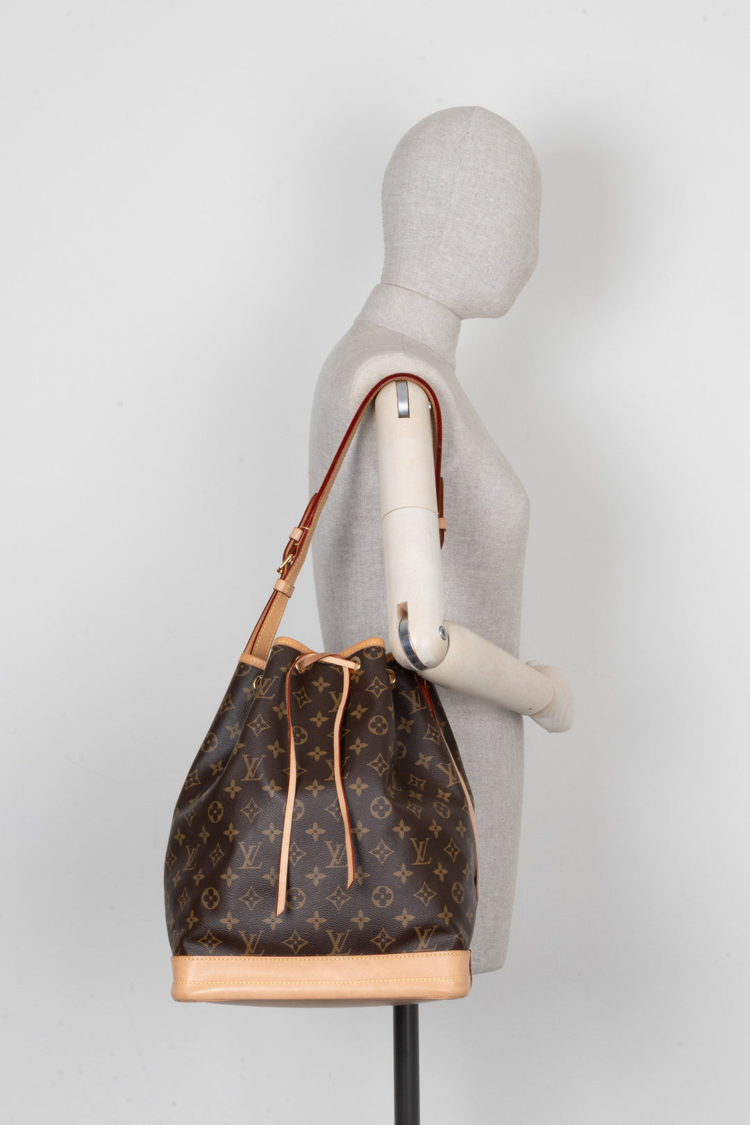 LOUIS VUITTON Grand Noe MNG – REAWAKE - Main Image