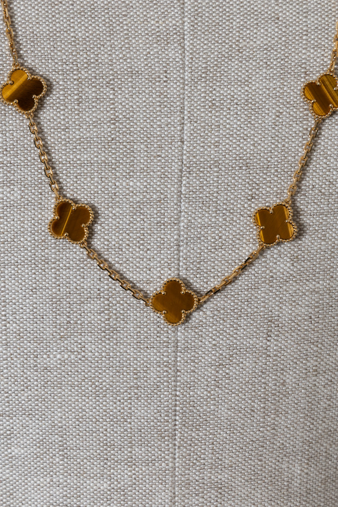 VAN CLEEF & ARPELS Vintage Alhambra 20 Motif Collier 18K Yellow Gold Tigers Eye