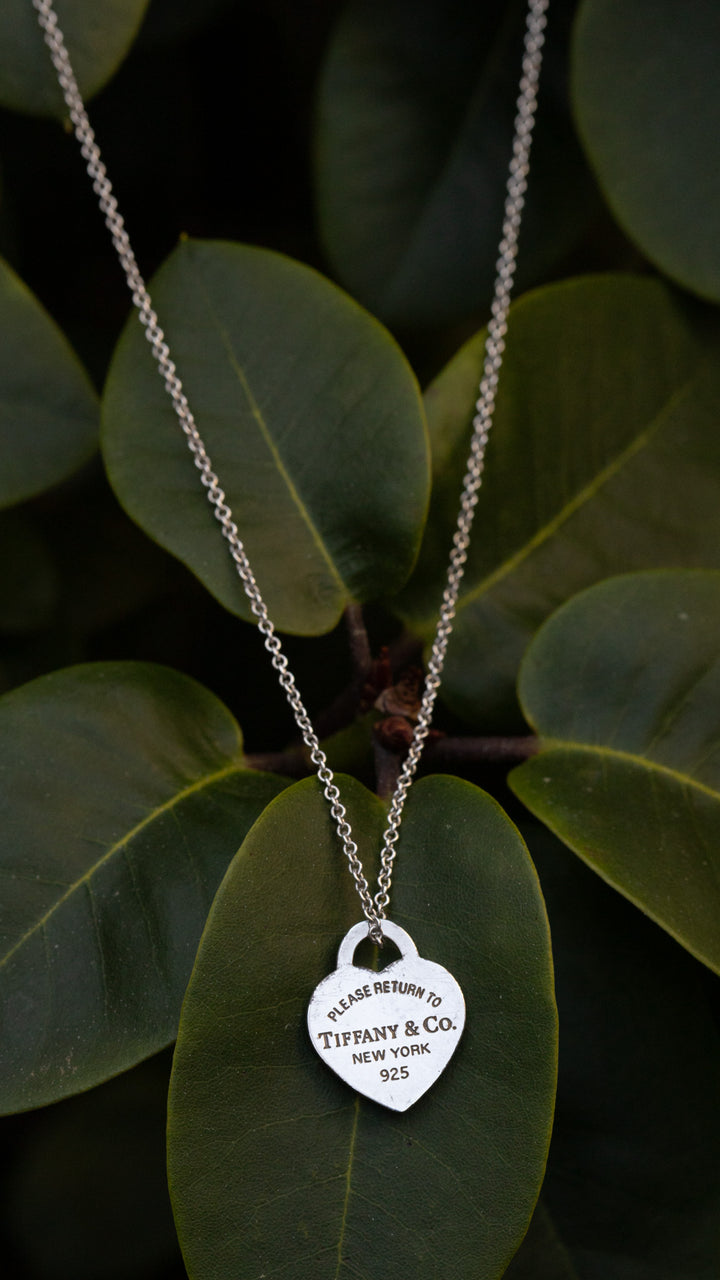 TIFFANY Return to Tiffany heart pendant small with chain. Silver