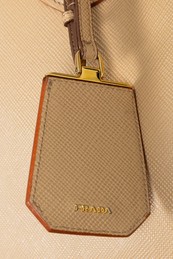 Sac grand modèle Prada Double en cuir Saffiano beige