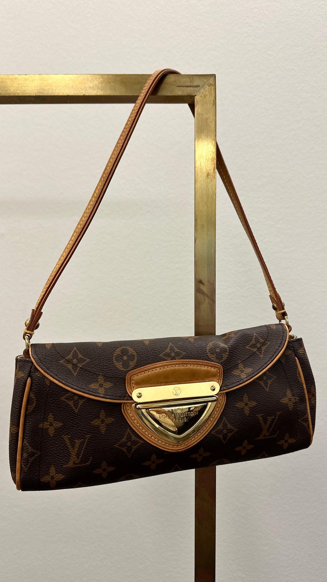 LOUIS VUITTON Beverly Pochette MNG Canvas
