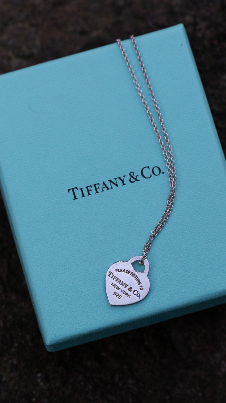 TIFFANY Return to Tiffany heart pendant small with chain. Silver