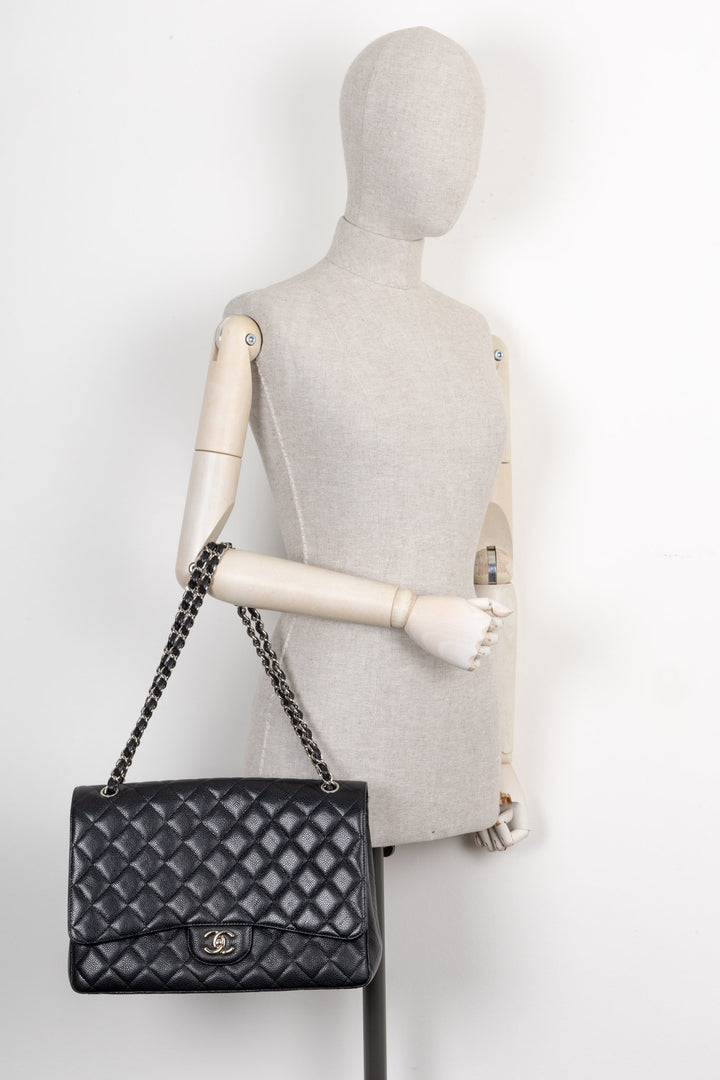 CHANEL Single Flap Bag Maxi Caviar Blacks