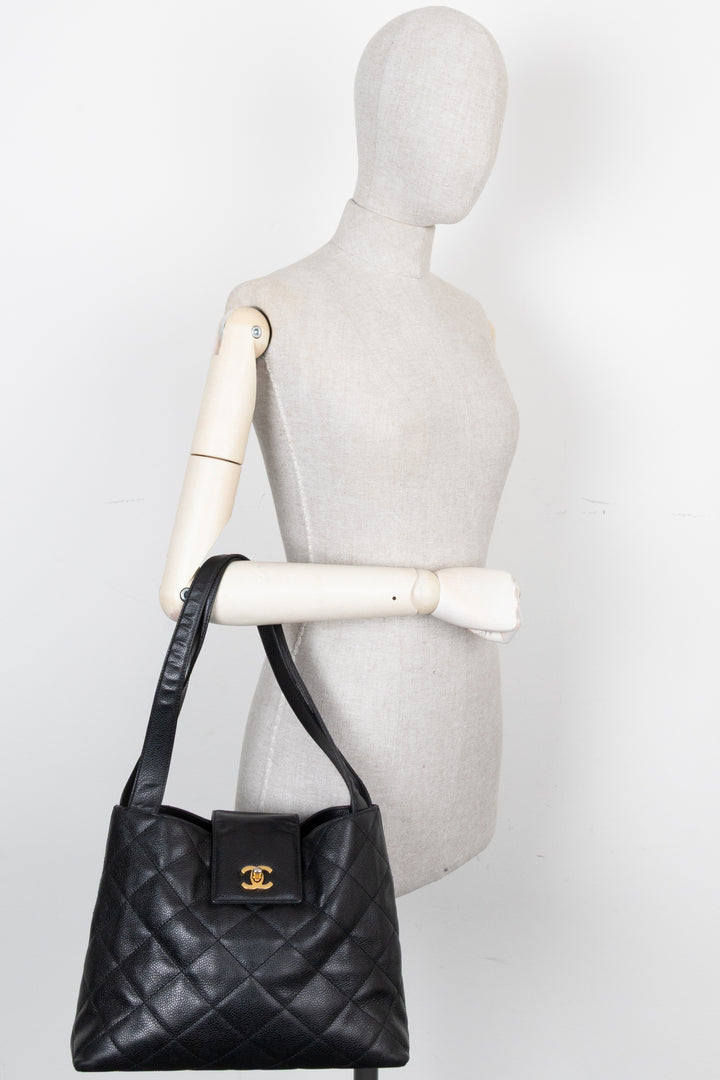 CHANEL CC Handbag Caviar Black