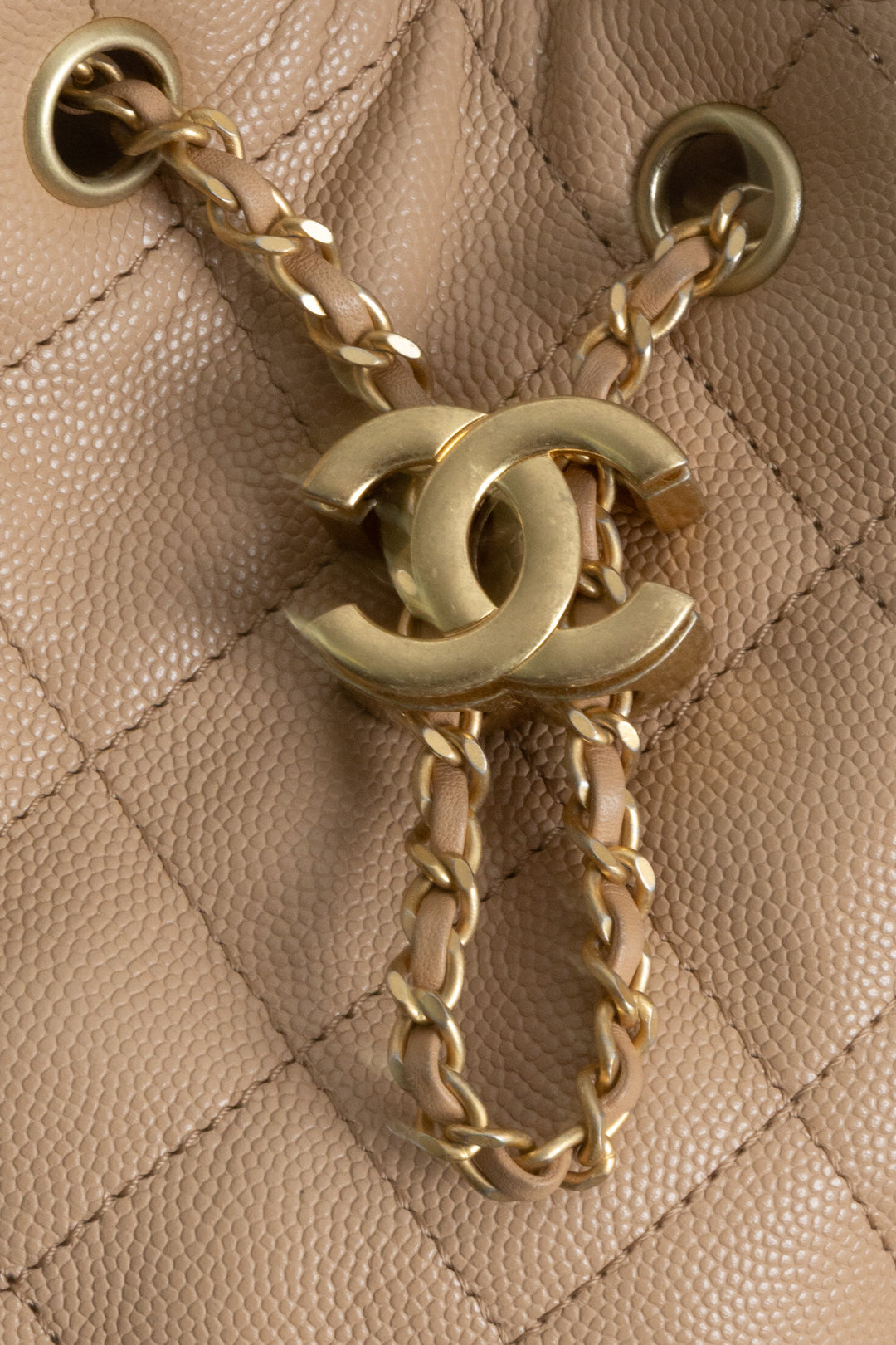 CHANEL 25 Small Caviar Beige