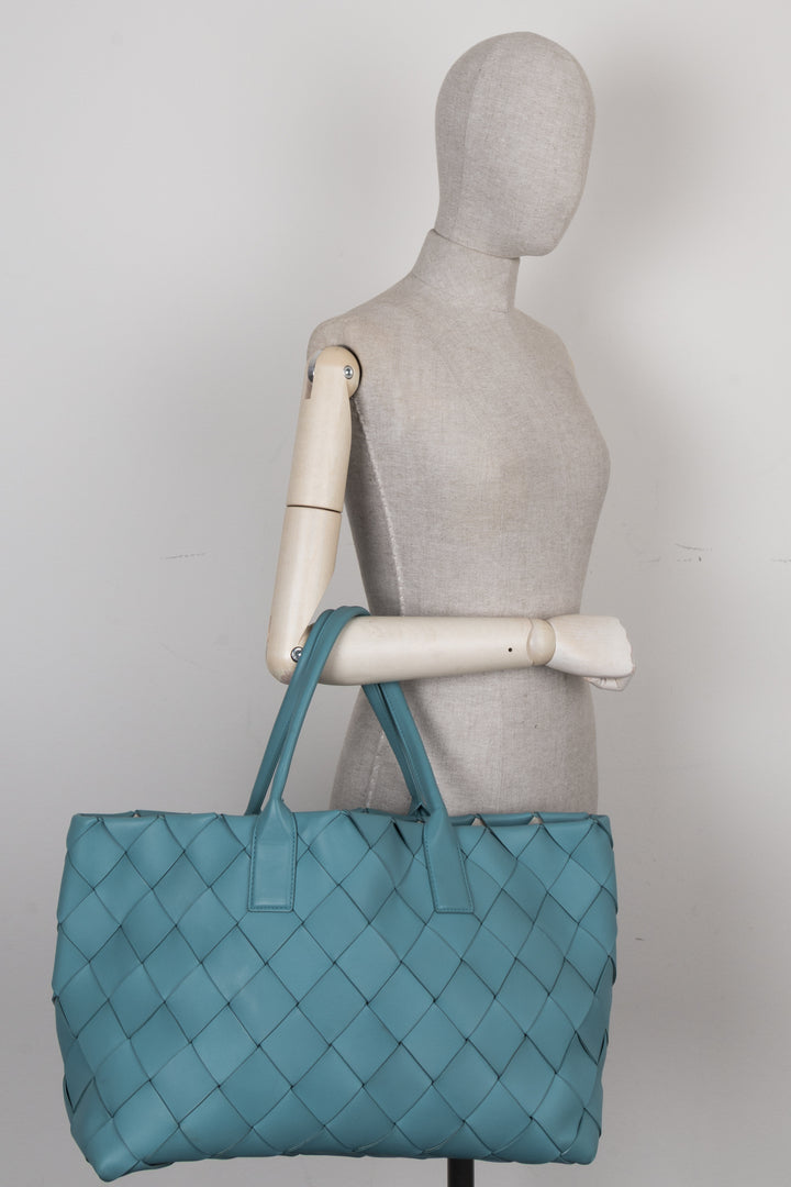 BOTTEGA VENETA Maxi Intreccio Tote Bag Linoleum Plaster