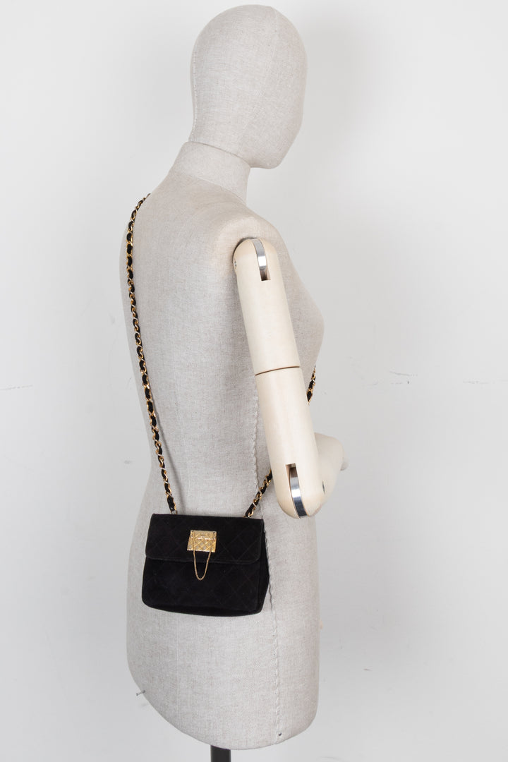 CHANEL Vintage Petit Crossbody Flap Bag Black