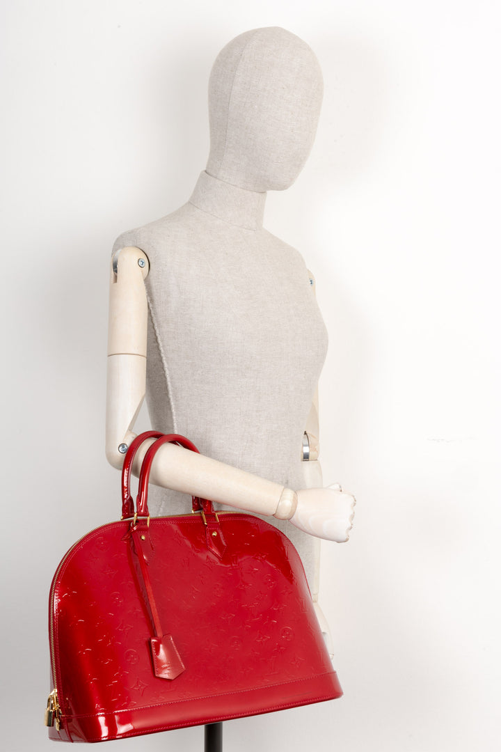 LOUIS VUITTON Alma GM Vernis Rouge