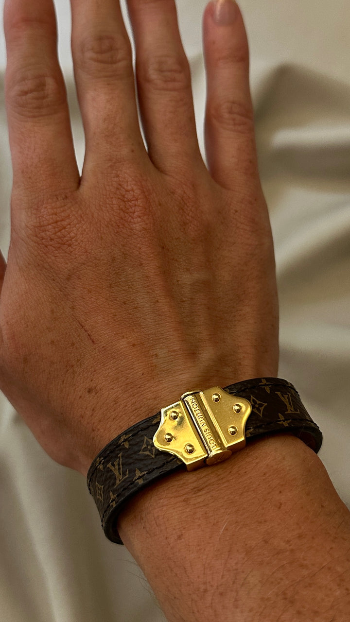 LOUIS VUITTON Bracelet MNG Cavas