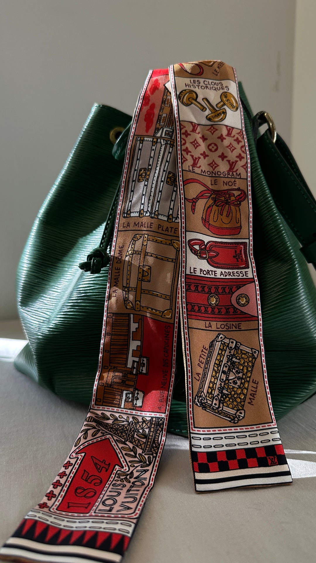 LOUIS VUITTON Jeu De Louis Twilly Silk Red