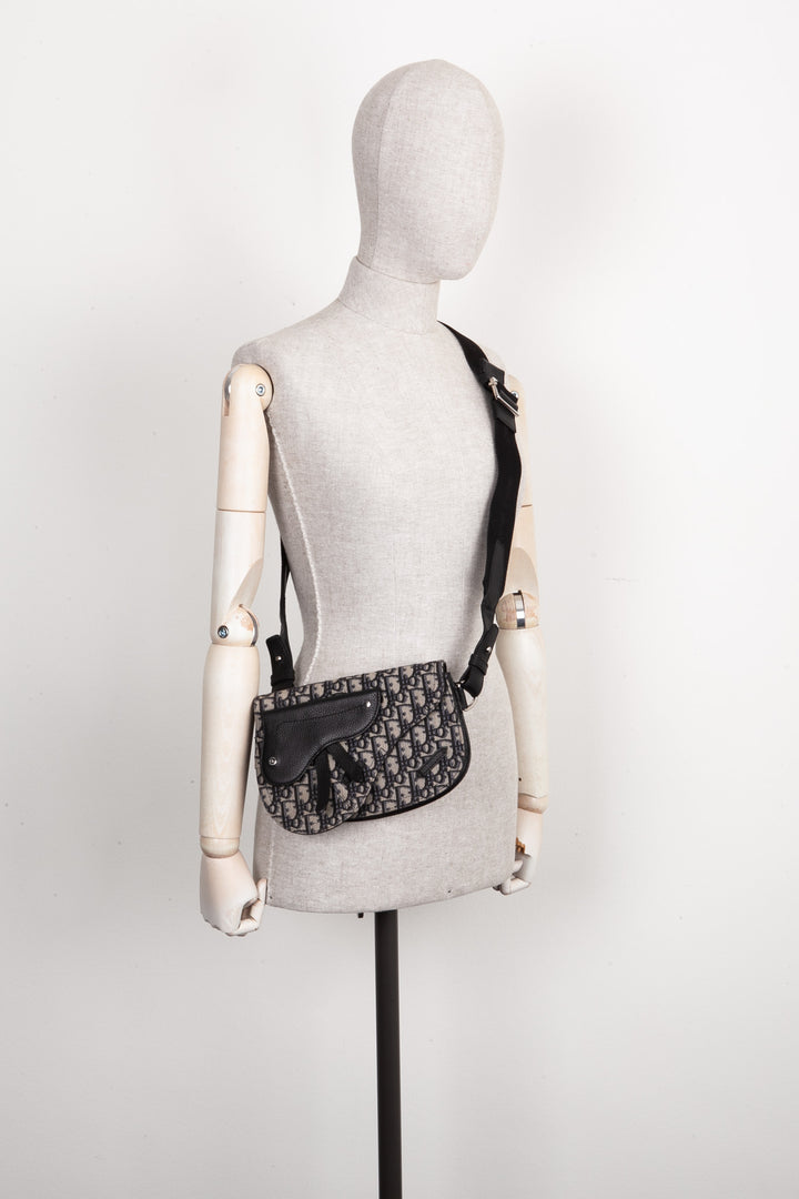 CHRISTIAN DIOR Pochette Saddle Oblique Bleu