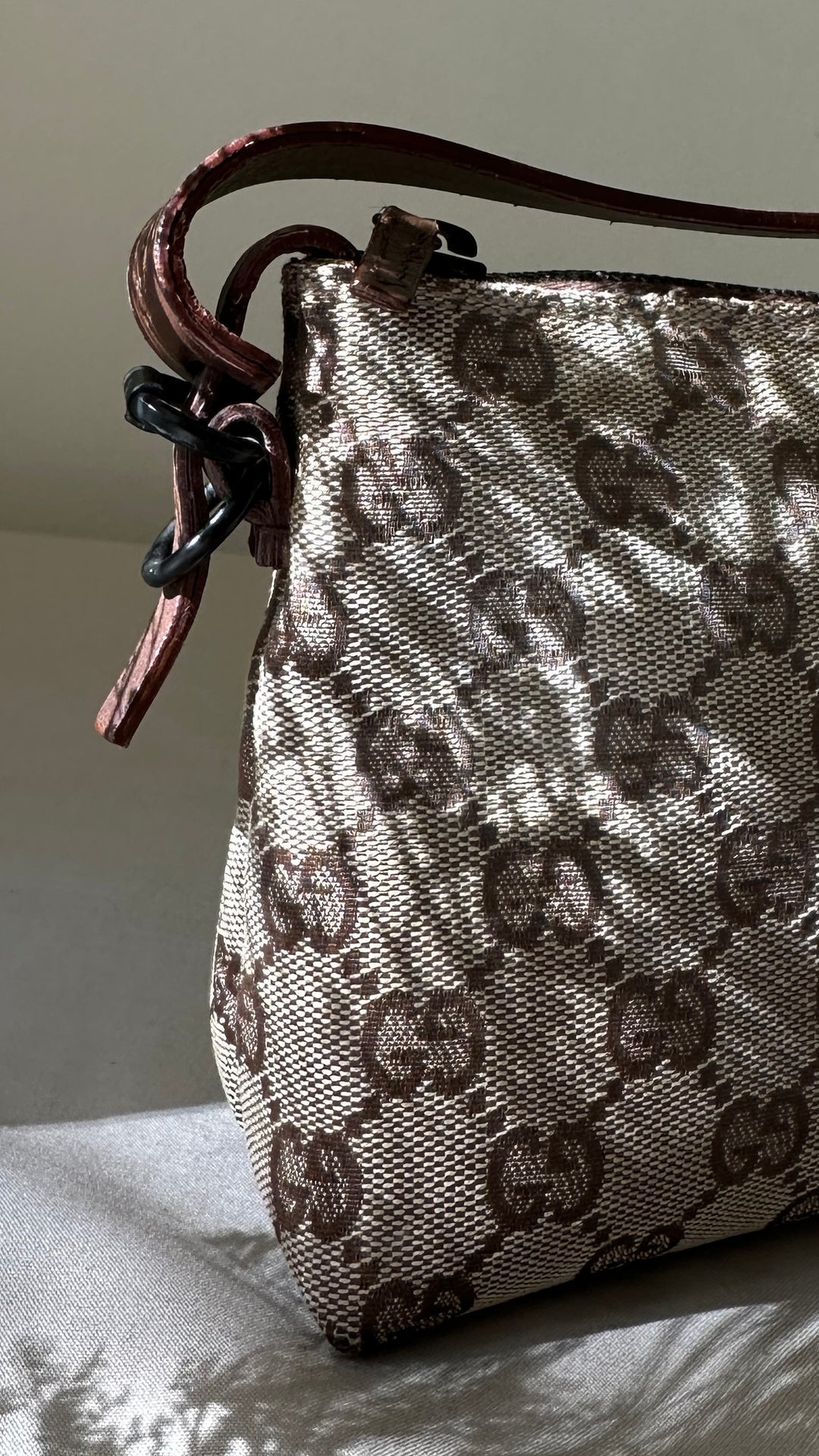 GUCCI Pouch GG Supreme