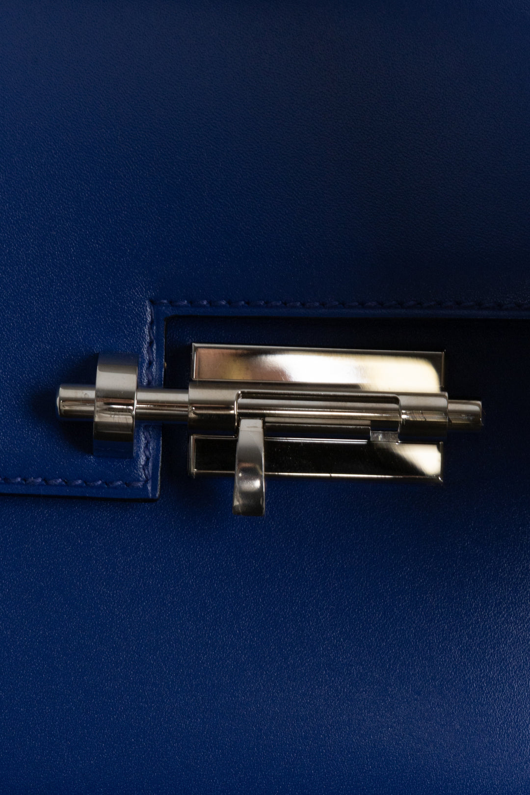 HERMÈS Verrou Chaine Mini Crossbody Bag Tadelakt Bleu Electrique