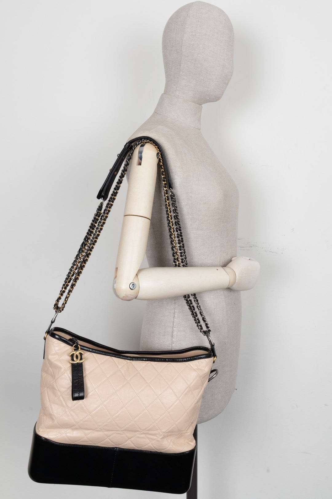 CHANEL Gabrielle Cuir Nude Moyen