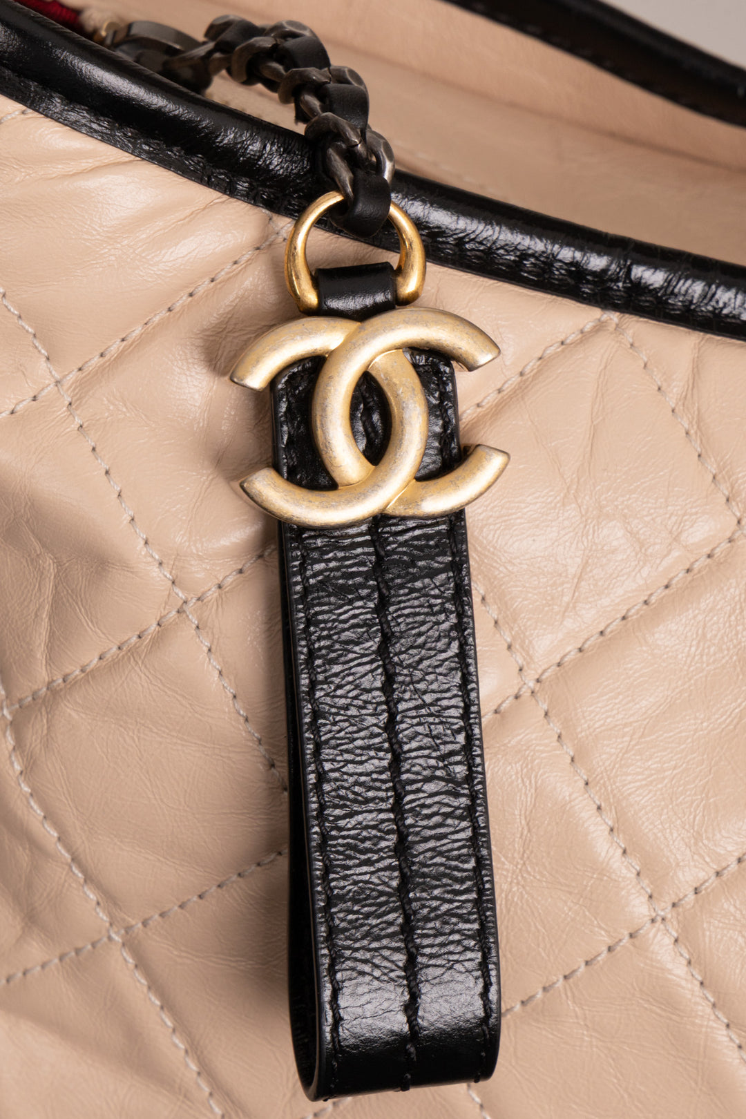 CHANEL Gabrielle Cuir Nude Moyen