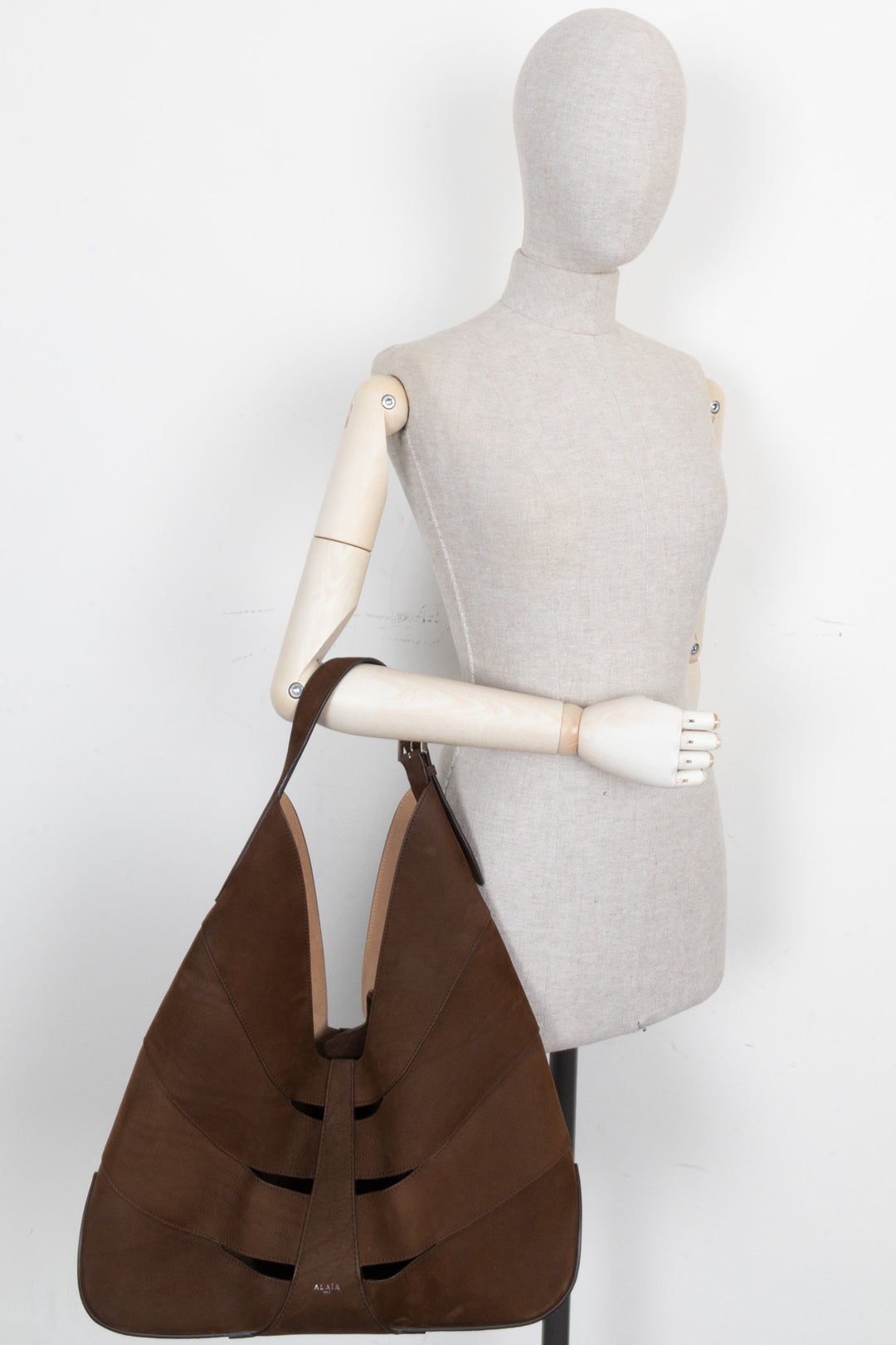 ALAÏA Delta Hobo Bag Suede Brown
