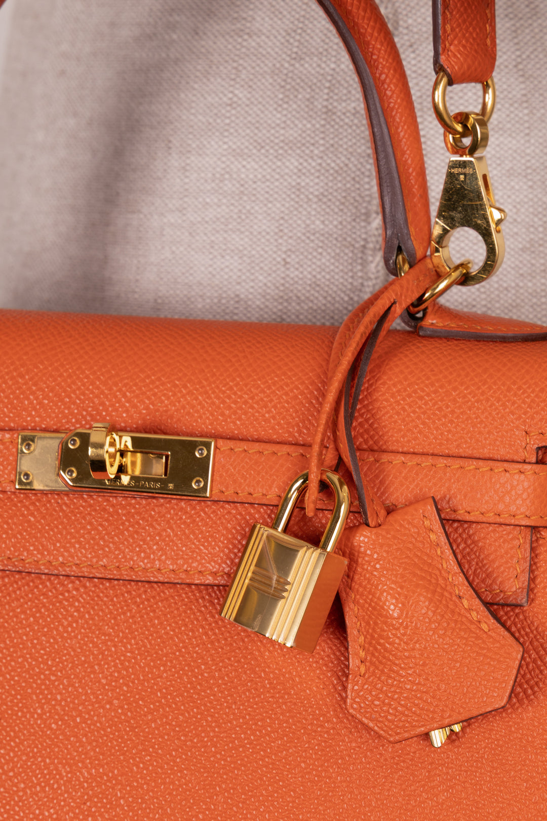 HERMÈS Kelly 25 Sellier Epsom Feu