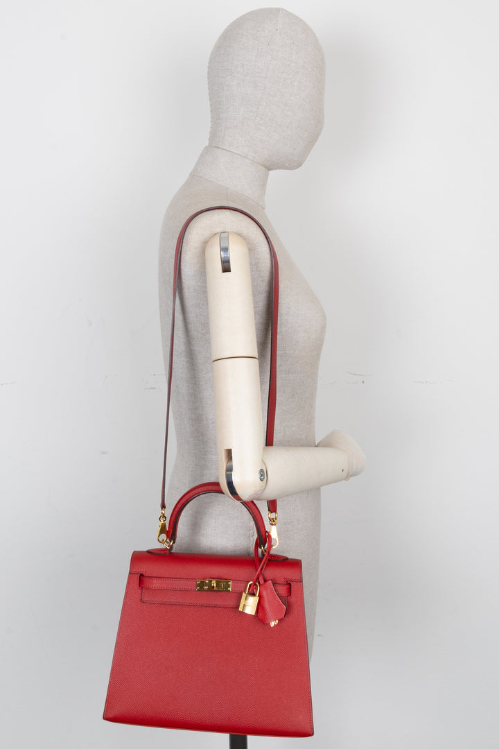 HERMÈS Kelly 25 Sellier Epsom Rouge Casaque